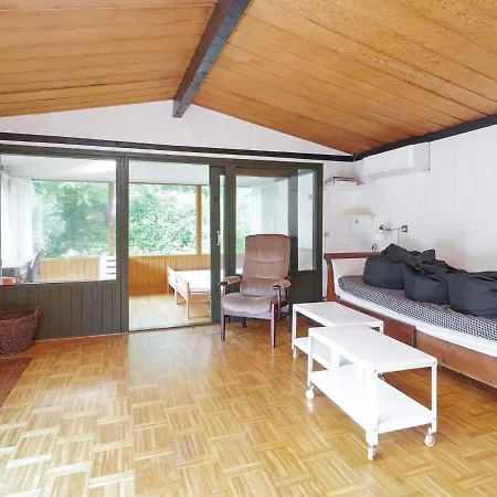 5 Person In Melby-by Traum * Melby